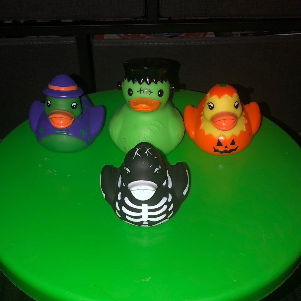Rubber Duck HalloweenToy Set - Witch Skeleton